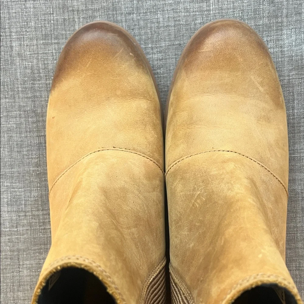 SOREL Joan of Arctic Wedge II Chelsea Leather Boots Slip-On Tan 10.5
